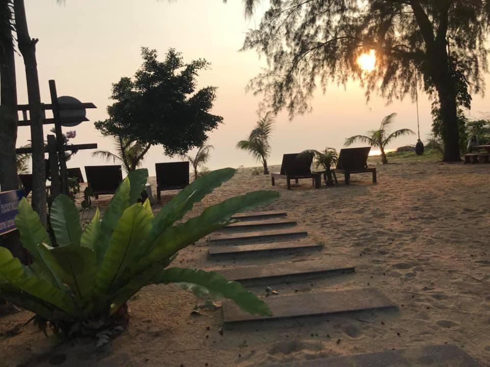 Had Lamae Resort Ban Pak Nam Lamae Eksteriør billede
